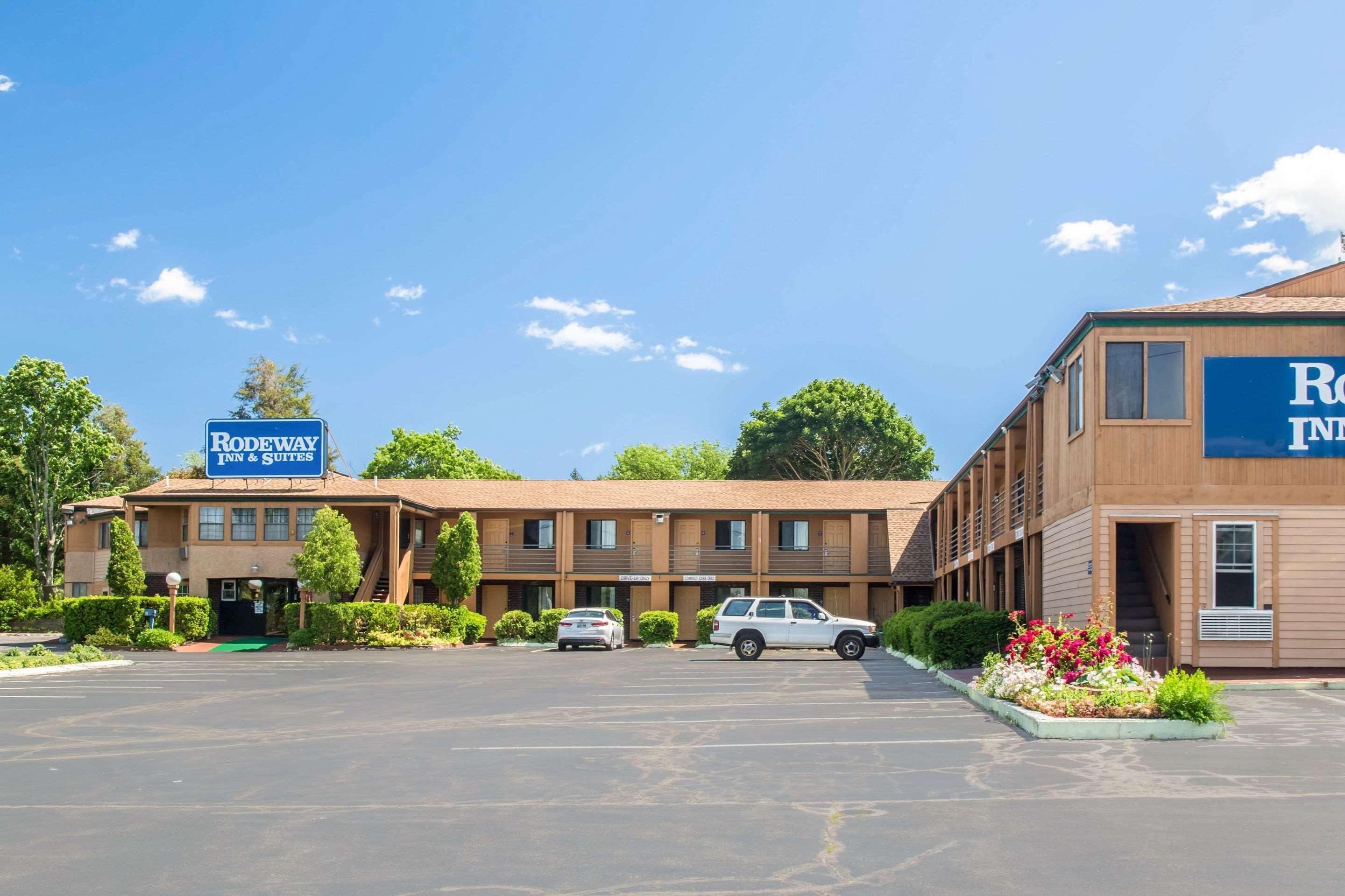 Rodeway Inn & Suites Branford - Guilford Eksteriør billede