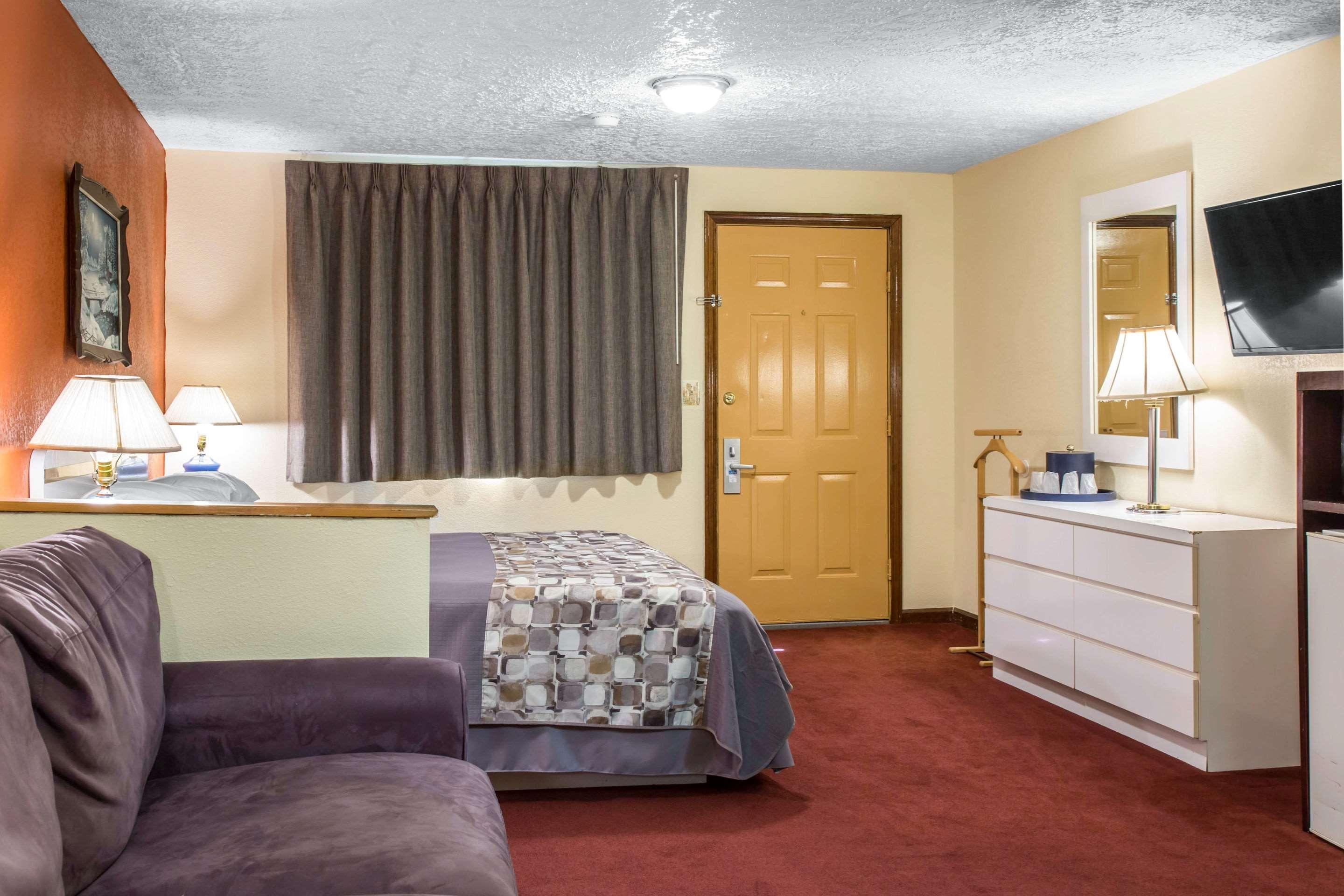 Rodeway Inn & Suites Branford - Guilford Eksteriør billede