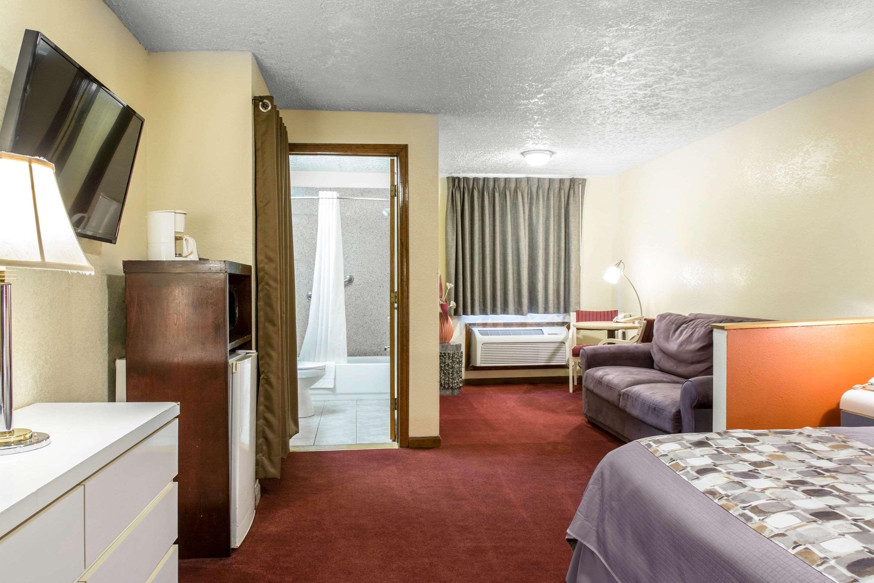 Rodeway Inn & Suites Branford - Guilford Eksteriør billede